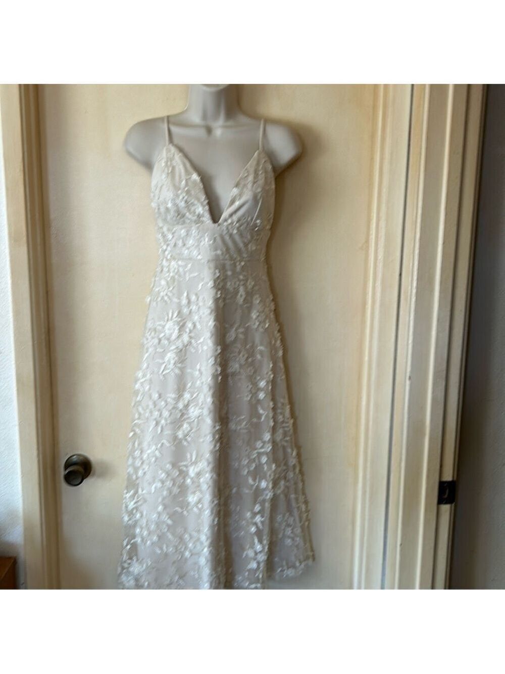 Lulus ivory embroidered spaghetti strap midi dress size XS